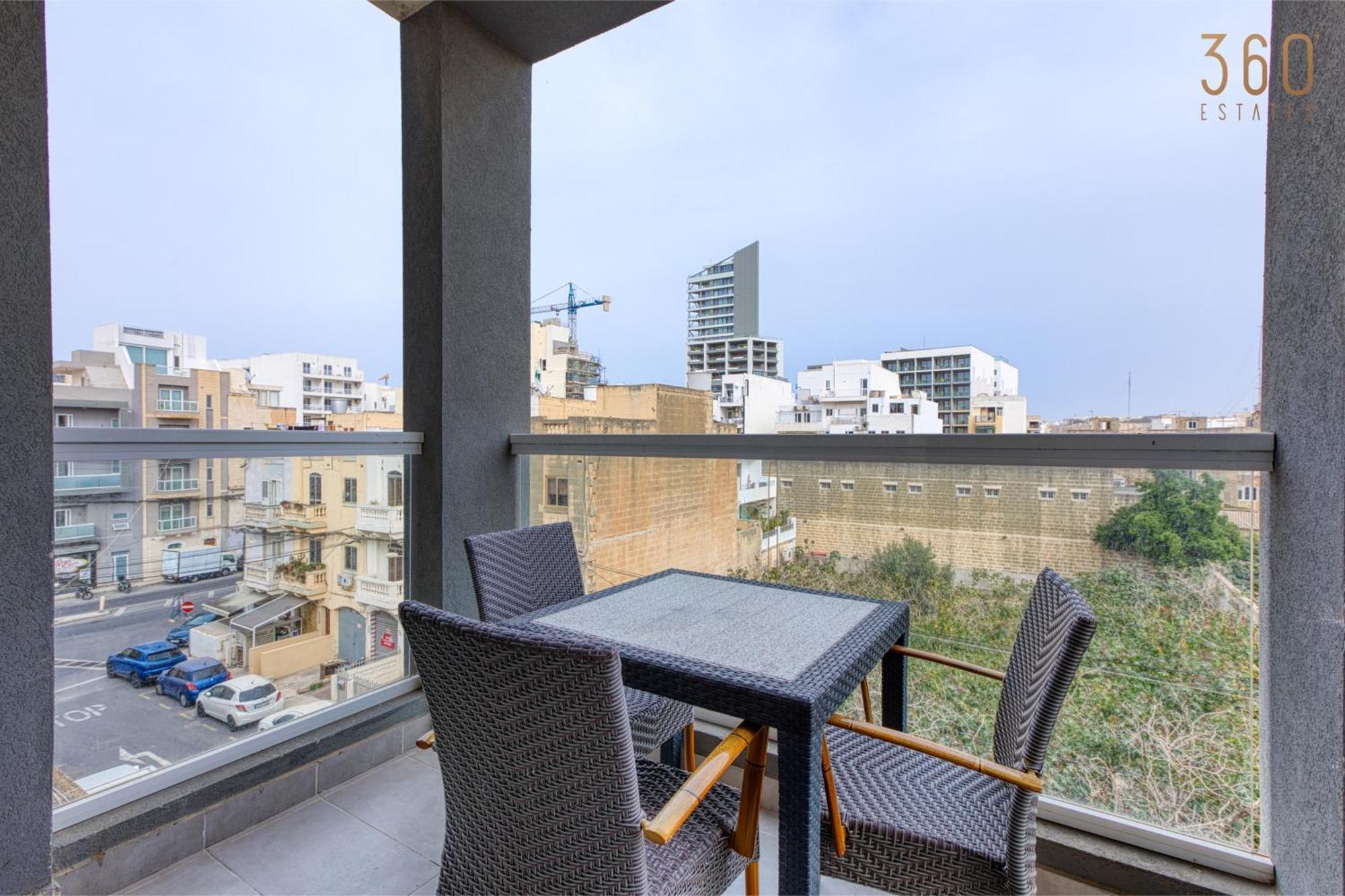 A Lovely 3 Bedroom, 3 Baths Home In The Centre Of Gzira By 360 Estates Exterior photo